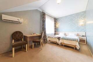 Гостиница Альвита Краснодар  Большой двухместный номер с 2 отдельными кроватями-1