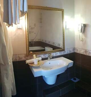 Гостиница Альвита Краснодар  Двухместный номер с 1 кроватью и собственной ванной комнатой-6